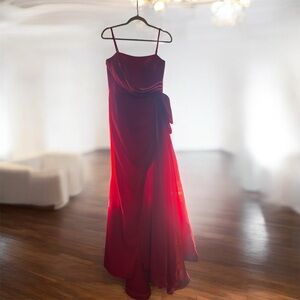 Chic Scarlet Maxi Dress